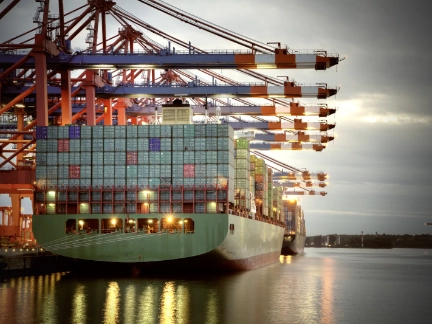 container ship docking at port international trade (1)