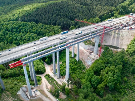 Ponte in costruzione